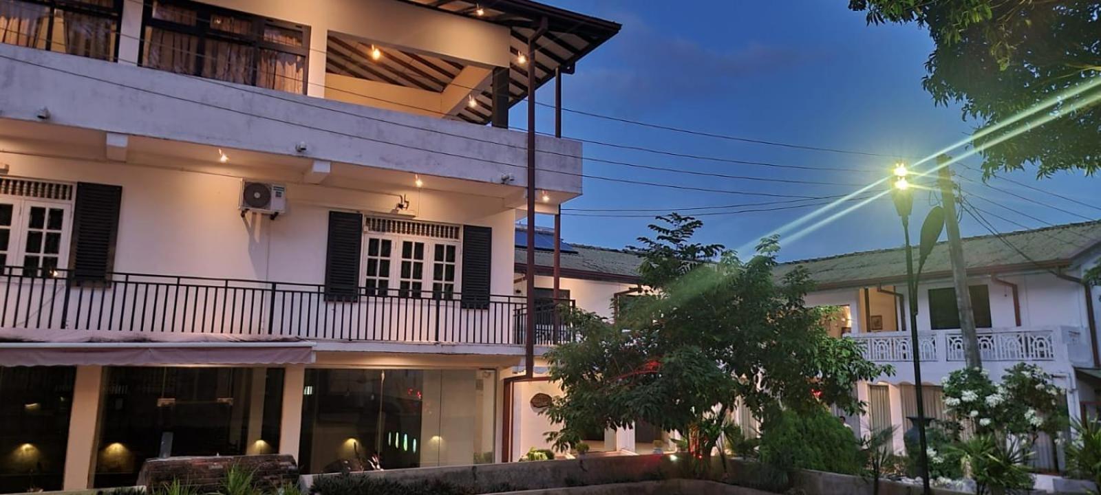 The Empyrean Airport Transit Hotel คาตุนายากา ภายนอก รูปภาพ