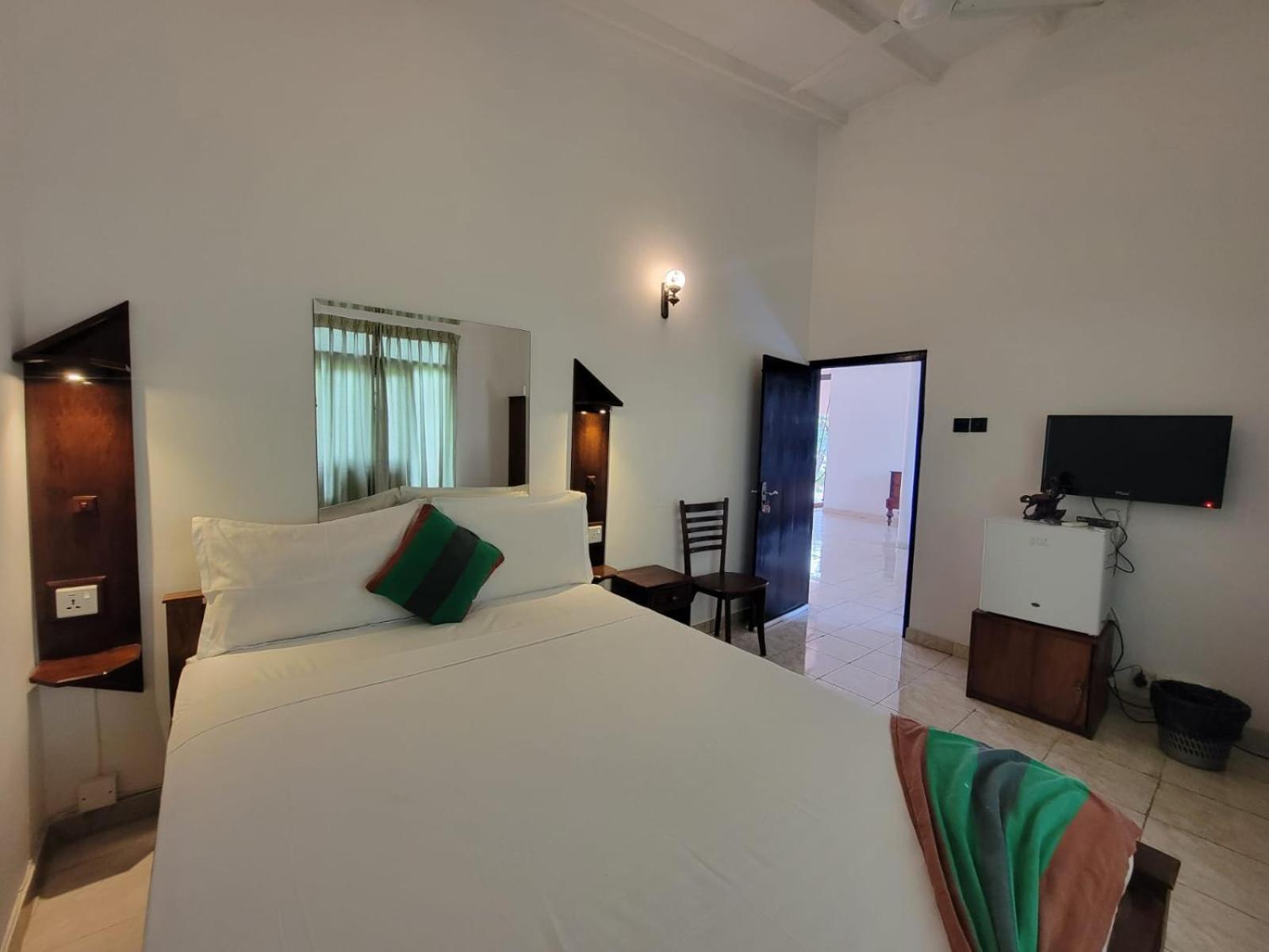The Empyrean Airport Transit Hotel คาตุนายากา ภายนอก รูปภาพ