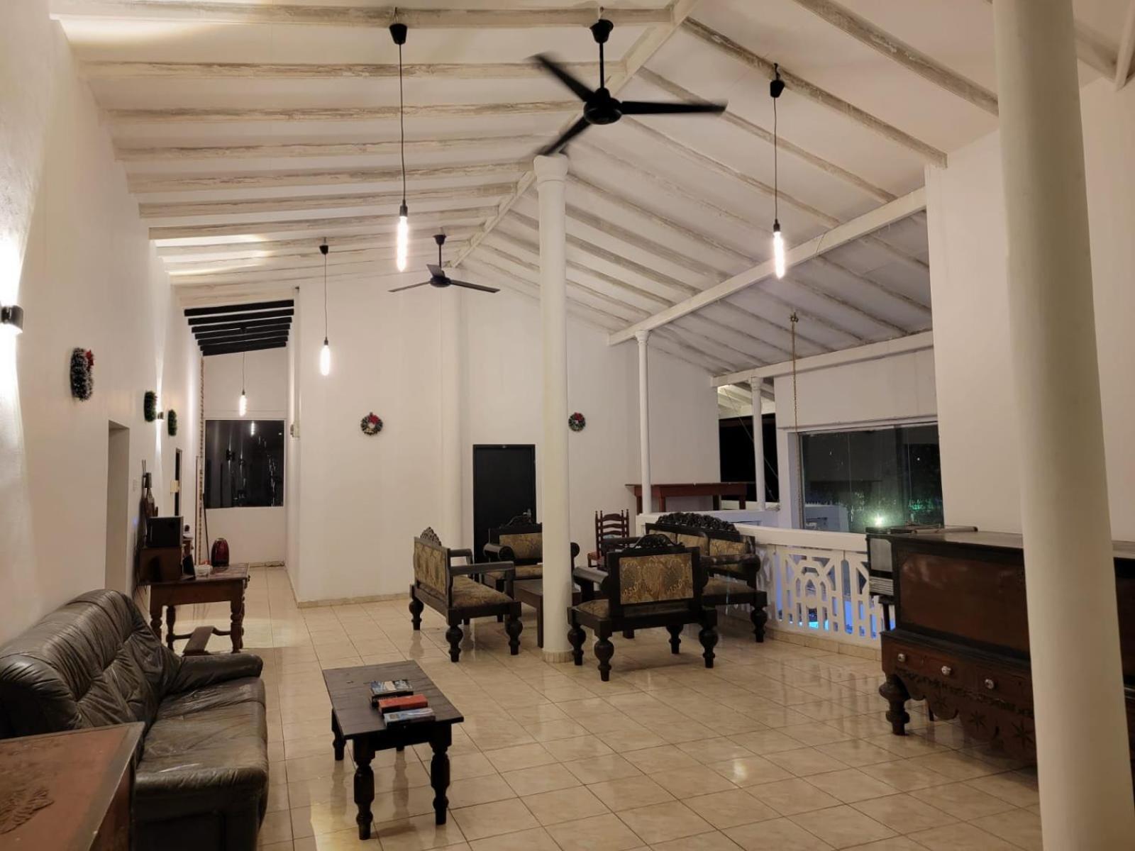 The Empyrean Airport Transit Hotel คาตุนายากา ภายนอก รูปภาพ