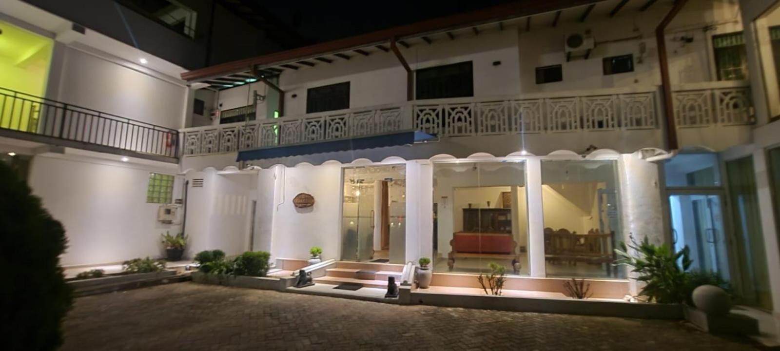 The Empyrean Airport Transit Hotel คาตุนายากา ภายนอก รูปภาพ