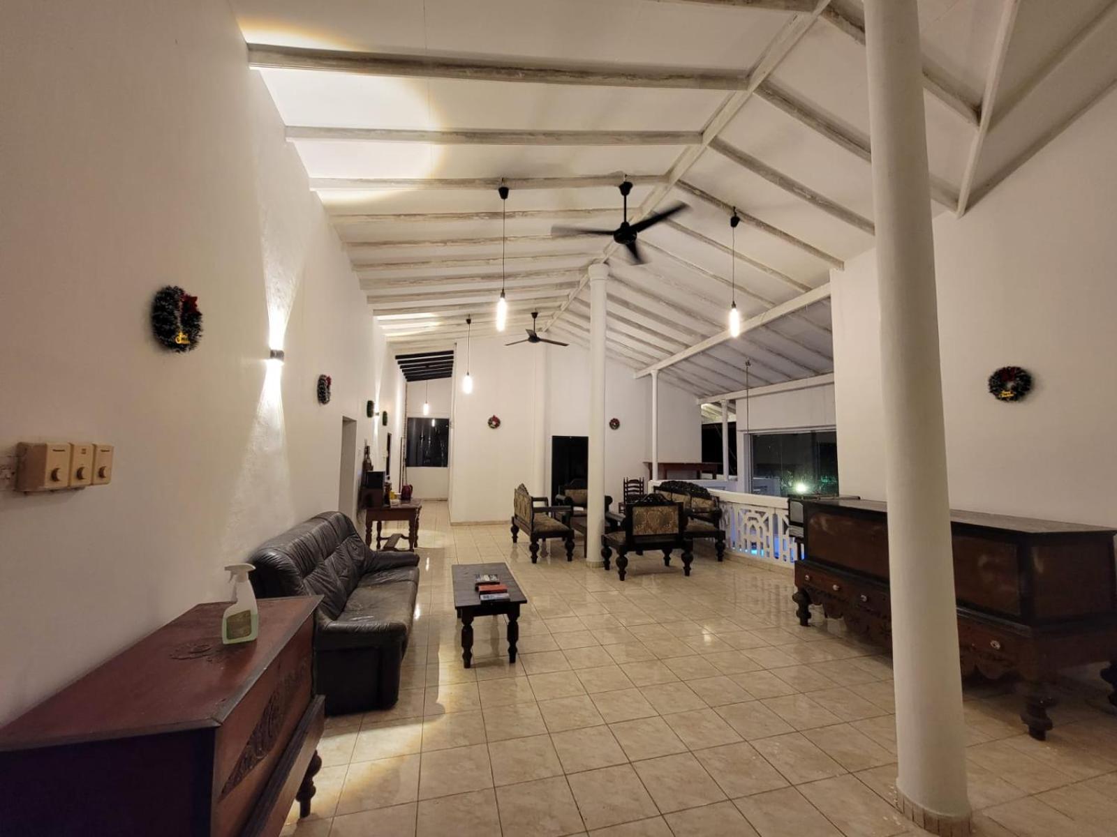 The Empyrean Airport Transit Hotel คาตุนายากา ภายนอก รูปภาพ